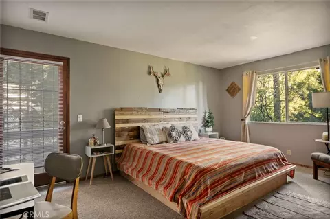 Bedroom - 24096 Altdorf, Crestline, CA 92325 photo 1 of 5