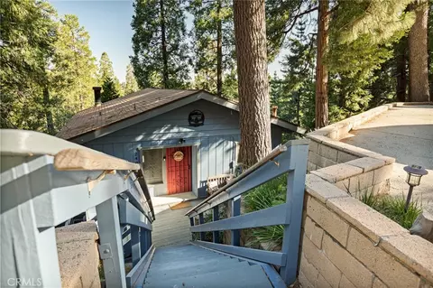 Exterior - 24096 Altdorf, Crestline, CA 92325 photo 6 of 9
