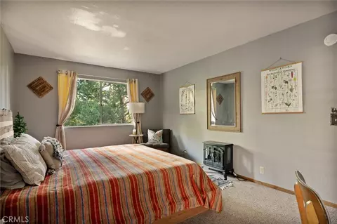 Bedroom - 24096 Altdorf, Crestline, CA 92325 photo 3 of 5