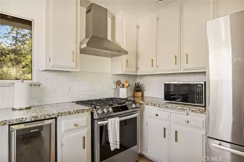 Kitchen - 1204 Yellowstone, Lake Arrowhead, CA 92352 photo 1 of 3