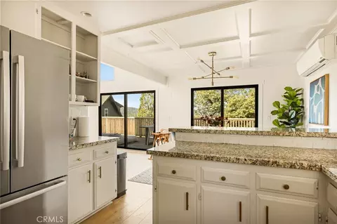 Kitchen - 1204 Yellowstone, Lake Arrowhead, CA 92352 photo 2 of 3