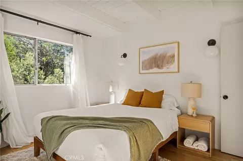 Bedroom - 1204 Yellowstone, Lake Arrowhead, CA 92352 photo 2 of 7