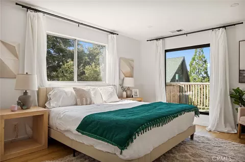 Bedroom - 1204 Yellowstone, Lake Arrowhead, CA 92352 photo 1 of 7