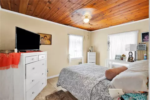 Bedroom - 21998 Biloxi Rd, Apple Valley, CA 92307 photo 3 of 7