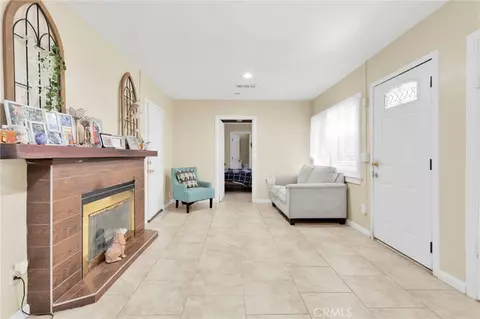 Entry Way - 21998 Biloxi Rd, Apple Valley, CA 92307 photo 1 of 4
