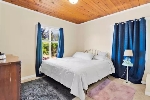 Bedroom - 21998 Biloxi Rd, Apple Valley, CA 92307 photo 5 of 7
