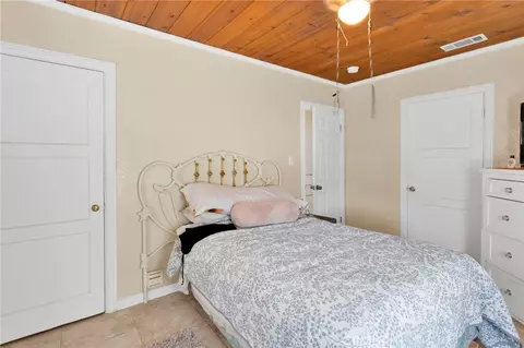 Bedroom - 21998 Biloxi Rd, Apple Valley, CA 92307 photo 4 of 7