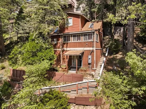 782 Virginia Ct, Lake Arrowhead, CA 92352