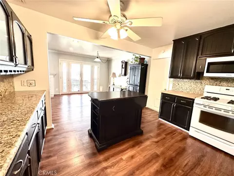 Kitchen - 233 Phlox Ave, Redlands, CA 92373 photo 4 of 7