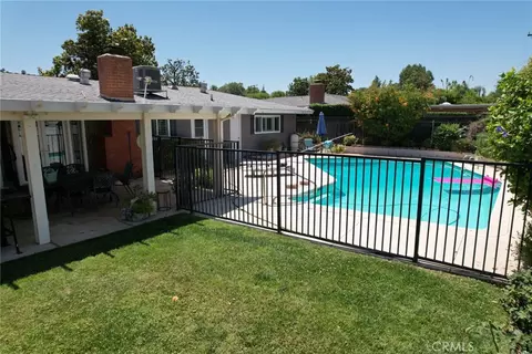 Exterior - 233 Phlox Ave, Redlands, CA 92373 photo 2 of 11