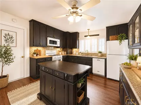 Kitchen - 233 Phlox Ave, Redlands, CA 92373 photo 6 of 7