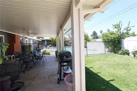 Exterior - 233 Phlox Ave, Redlands, CA 92373 photo 9 of 11