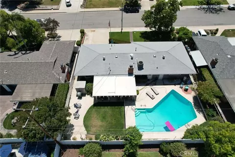 View/Area - 233 Phlox Ave, Redlands, CA 92373 photo 2 of 3
