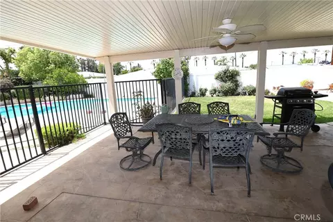 Exterior - 233 Phlox Ave, Redlands, CA 92373 photo 9 of 13