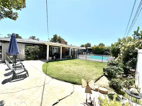 Exterior - 233 Phlox Ave, Redlands, CA 92373 photo 4 of 11