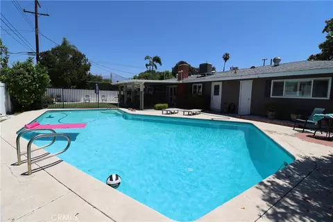 Exterior - 233 Phlox Ave, Redlands, CA 92373 photo 10 of 11