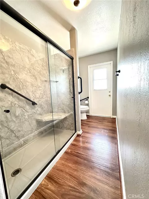 Bath - 233 Phlox Ave, Redlands, CA 92373 photo 3 of 6
