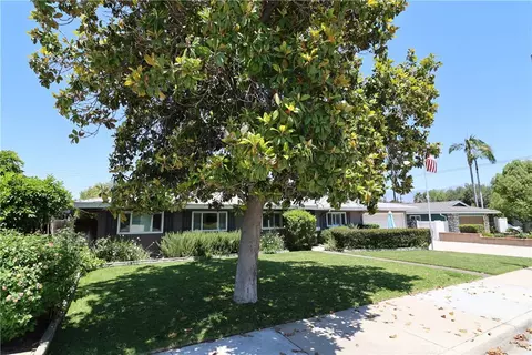Exterior - 233 Phlox Ave, Redlands, CA 92373 photo 1 of 11
