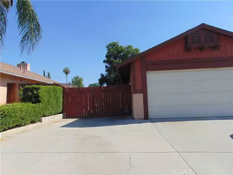Exterior - 33763 Noreen, Yucaipa, CA 92399 photo 3 of 37