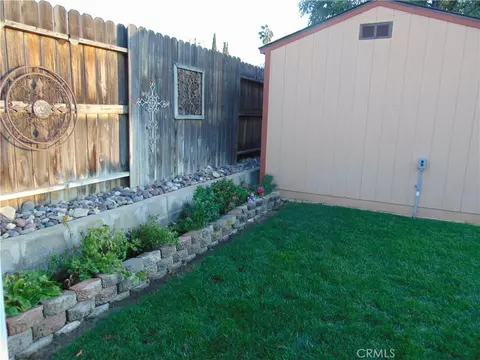 Exterior - 33763 Noreen, Yucaipa, CA 92399 photo 15 of 37