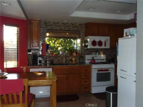 Kitchen - 33763 Noreen, Yucaipa, CA 92399 photo 5 of 5