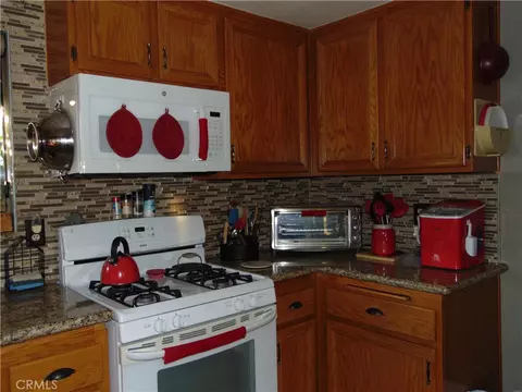 Kitchen - 33763 Noreen, Yucaipa, CA 92399 photo 1 of 5