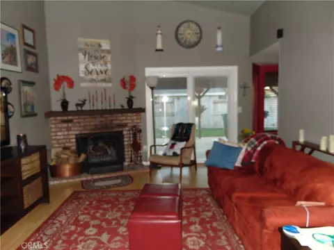 Living - 33763 Noreen, Yucaipa, CA 92399 photo 3 of 6