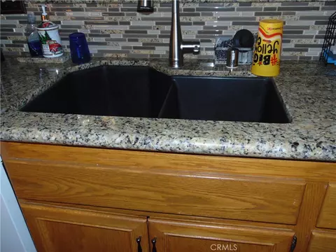 Kitchen - 33763 Noreen, Yucaipa, CA 92399 photo 3 of 5