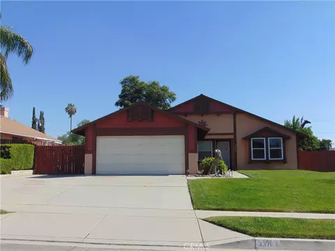 Exterior - 33763 Noreen, Yucaipa, CA 92399 photo 2 of 37
