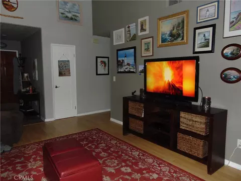 Living - 33763 Noreen, Yucaipa, CA 92399 photo 4 of 6