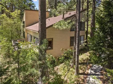 Exterior - 27821 Peninsula N #315, Lake Arrowhead, CA 92352 photo 5 of 5