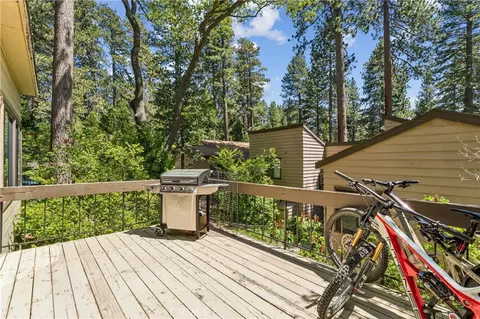 Exterior - 27821 Peninsula N #315, Lake Arrowhead, CA 92352 photo 4 of 5