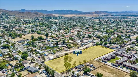 26405 Girard, Hemet, CA 92544