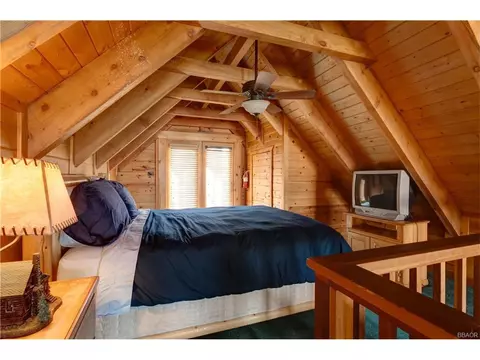 Bedroom - 39697 Lake Dr, Big Bear Lake, CA 92315 photo 1 of 7