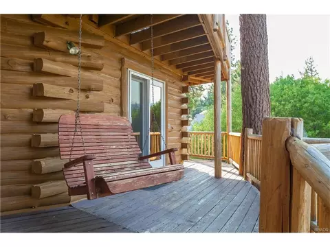 Exterior - 39697 Lake Dr, Big Bear Lake, CA 92315 photo 2 of 4