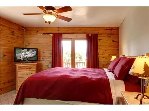 Bedroom - 39697 Lake Dr, Big Bear Lake, CA 92315 photo 3 of 7