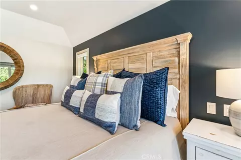 Bedroom - 27720 Hamiltair Dr, Lake Arrowhead, CA 92352 photo 7 of 7