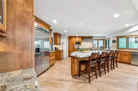 Kitchen - 27720 Hamiltair Dr, Lake Arrowhead, CA 92352 photo 1 of 7