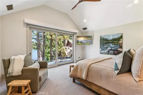 Bedroom - 27720 Hamiltair Dr, Lake Arrowhead, CA 92352 photo 3 of 7