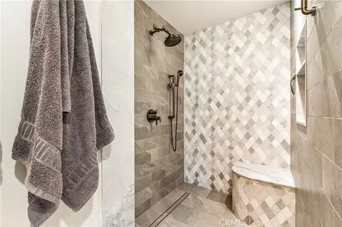 Bath - 27720 Hamiltair Dr, Lake Arrowhead, CA 92352 photo 4 of 8