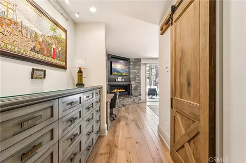 Entry Way - 27720 Hamiltair Dr, Lake Arrowhead, CA 92352 photo 4 of 10