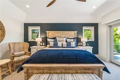 Bedroom - 27720 Hamiltair Dr, Lake Arrowhead, CA 92352 photo 6 of 7