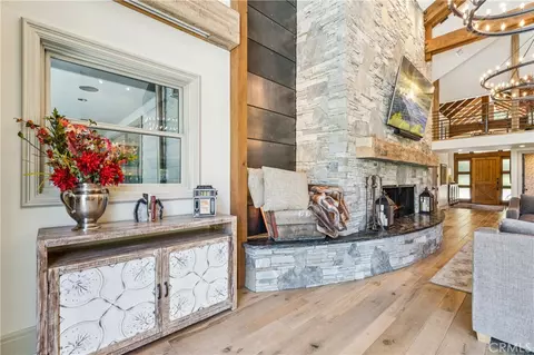 Entry Way - 27720 Hamiltair Dr, Lake Arrowhead, CA 92352 photo 3 of 10