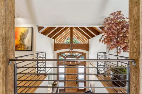Entry Way - 27720 Hamiltair Dr, Lake Arrowhead, CA 92352 photo 8 of 10