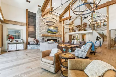 Living - 27720 Hamiltair Dr, Lake Arrowhead, CA 92352 photo 3 of 6