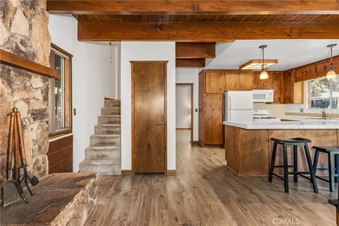 Entry Way - 24379 Horst, Crestline, CA 92325 photo 1 of 2