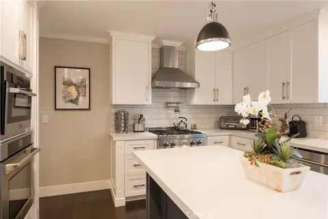 Kitchen - 27417 Matterhorn, Lake Arrowhead, CA 92352 photo 4 of 5