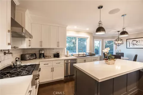 Kitchen - 27417 Matterhorn, Lake Arrowhead, CA 92352 photo 2 of 5