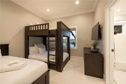 Bedroom - 27417 Matterhorn, Lake Arrowhead, CA 92352 photo 7 of 9