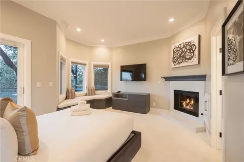 Bedroom - 27417 Matterhorn, Lake Arrowhead, CA 92352 photo 6 of 9
